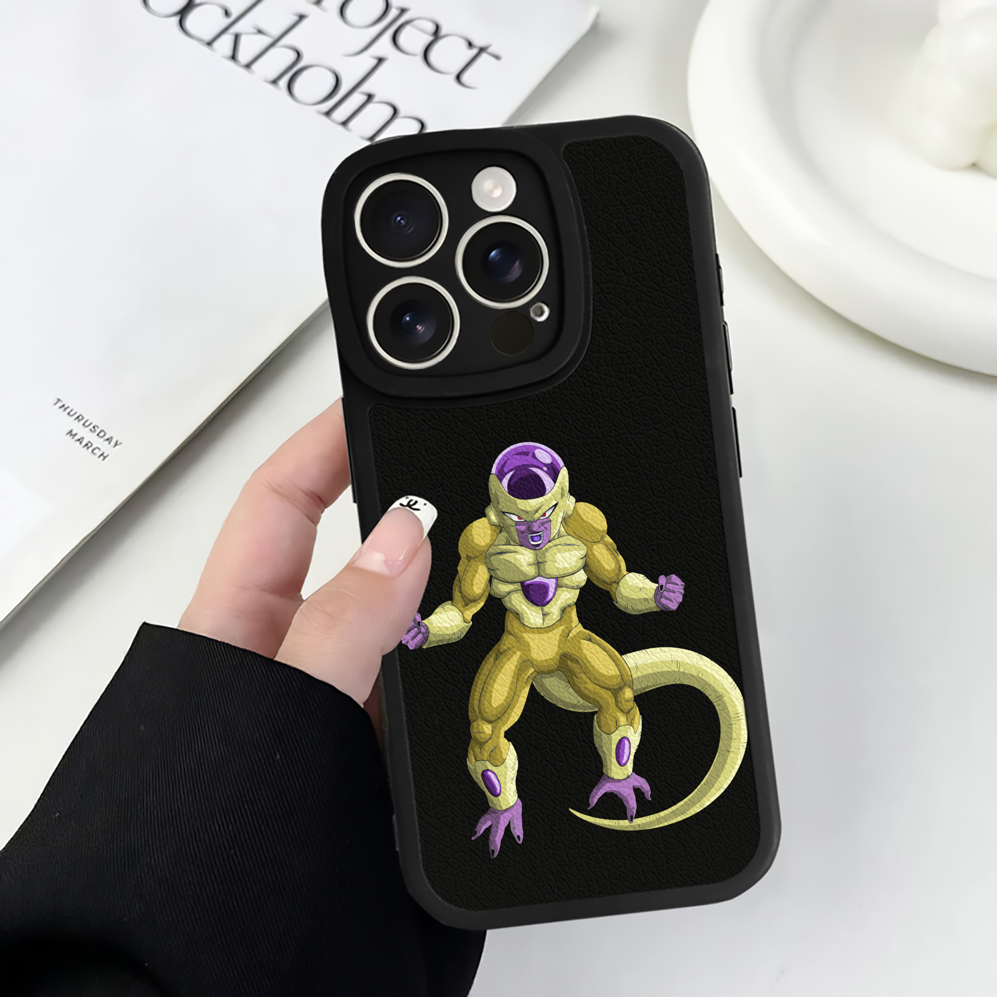 （画像用） ドラゴンボール フリーザ DRAGON BALL Frieza 【iPhone 16シリーズ対応】シリコンスマホケース（レザー調） 材質：シリコン